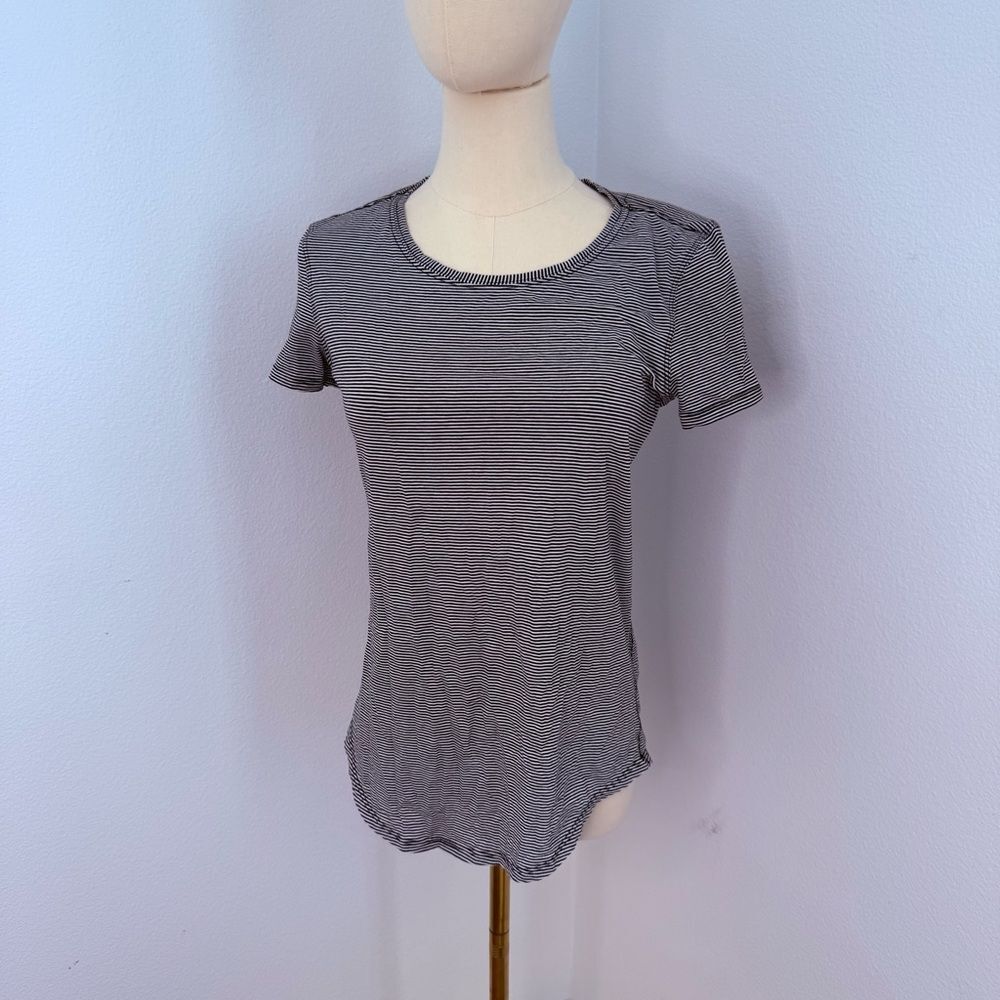 lululemon athletica Black and White Microstripe Scoop Tee - Size 6